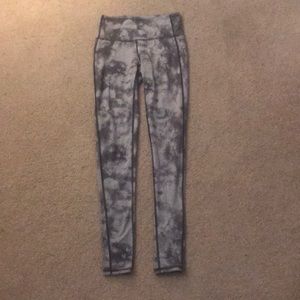 Athleta gray cloud print leggings